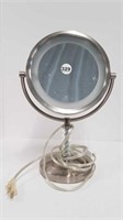 ILLUMINATED MAGNIFYING VANITY MIRROR