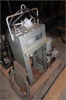 Forney Hydraulic Press 28 x 11 x 38