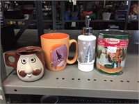 GROUP LOT MUSTACHE CUP