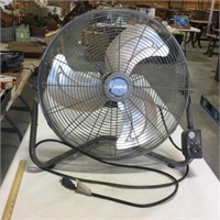 Lasko metal fan