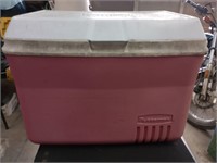 Rubbermaid Cooler