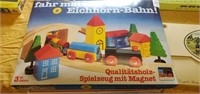 Einchhorn wooden train set