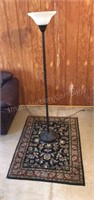 Floor Lamp & Rea Rug, 37”x53”