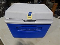 Small Rubbermaid Cooler