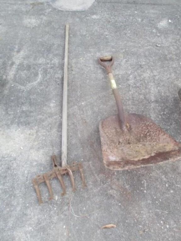 Scoop and garden rake