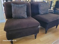F - PAIR OF ARMLESS ACCENT CHAIRS W/ TOSS PILLOWS