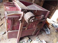 Fanning mill with electric motor