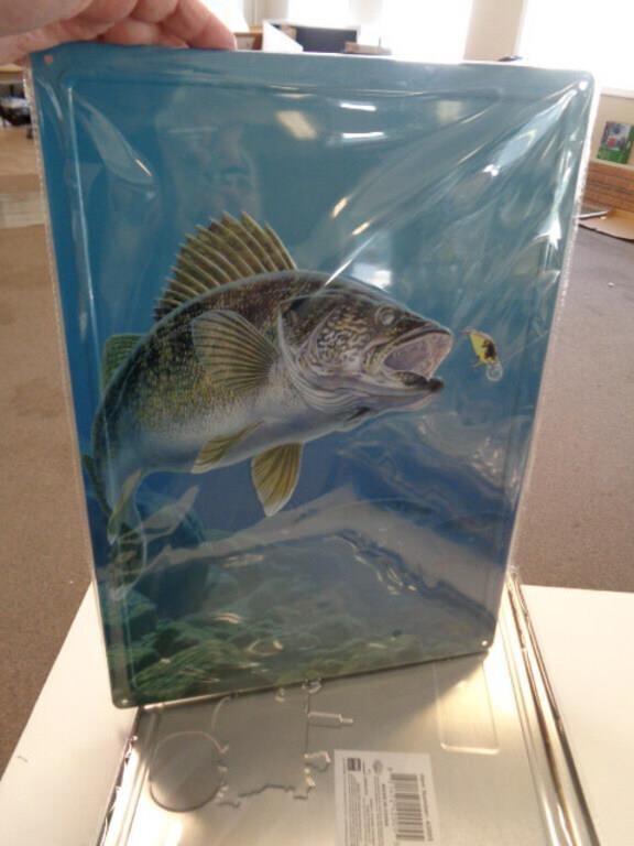 12" X 17" METAL SIGN - FISH