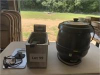 DeLonghi deep fryer & Superior soup kettle