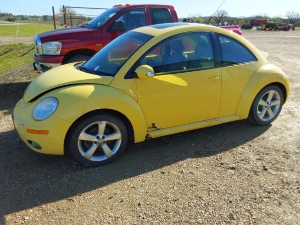 2007 Volkswgon Beetle, miles showing, sunroof,