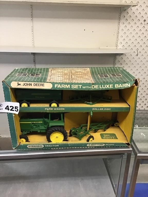 Diecast Farm Toys Ron and Marlene Mollett Estate