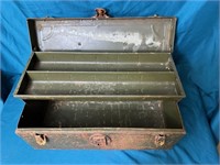 Vintage Metal Tool / Fishing Tackle Box