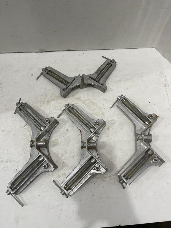 Flat of Corner Clamps