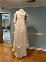 Vintage Wedding Dress with Veil