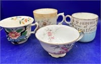 Set of 4 tea cups
