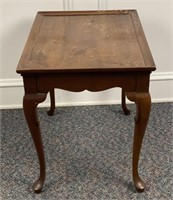Queen Anne style end table 24”x 18 1/4”x 22 1/2”,