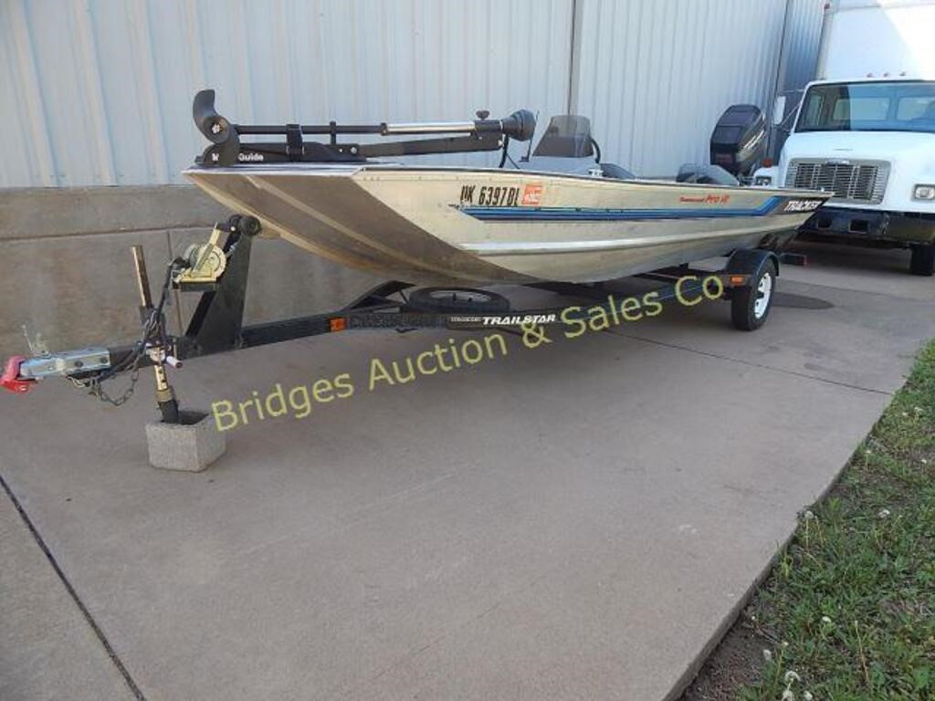 1995 Tracker Flat Bottom Boat