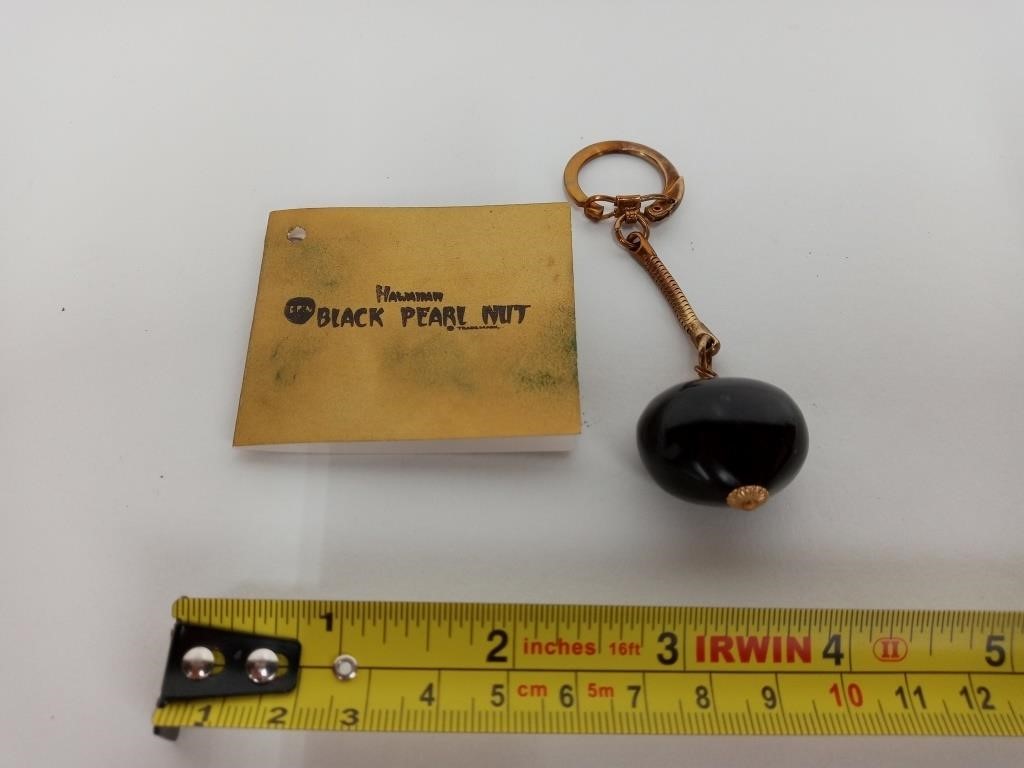 Hawaiin Black Pearl Nut Key Ring