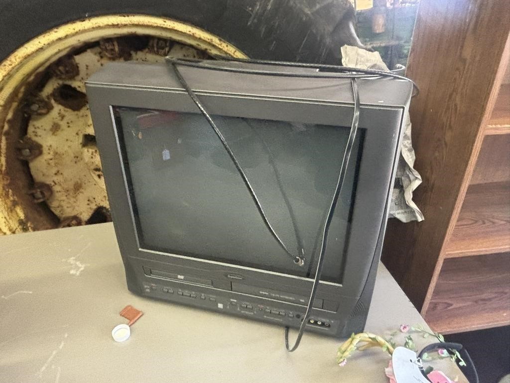 super scan tv with dvd player and vhs player works