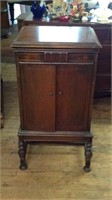 39 x 21 x 18 Victrola cabinet