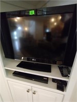 LG 32" TV, Blueray DVD player