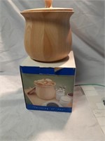 Wooden canister