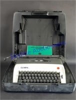 Olympia B12 Typewriter W/Case