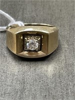 10KT GOLD RING - SIZE 4.5