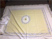 Machine stitched quilt, pillow shams 94 in wide x