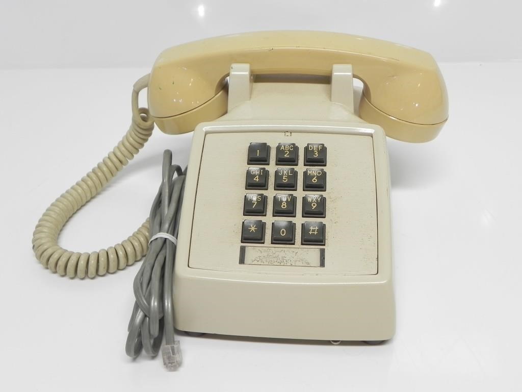 IZT NORTHERN TELECOM CREAM DIAL PHONE