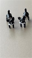 Cute black cat earrings wearing pearls, back legs