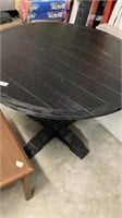 Black round dining table good  condition