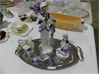 TRAY: 4 DELFT AND OTHER BLUE/WHITE CHINA PIECES