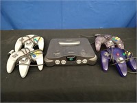 Nintendo 64 Game Console, 4 Controllers