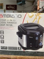 Ambiano 8 cup cool handle deep fryer like new