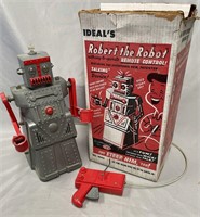 Boxed Ideal 4049 Robert The Robot