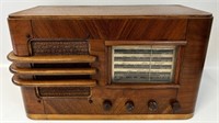 NEAT 1930'S ART DECO RADIO DISPLAY