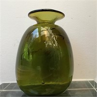 M  ROBB 1973 OLIVE GREEN HAND BLOWN GLASS VASE