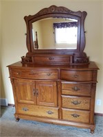 DRESSER