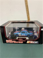 1992 #43 RICHARD PETTY PIT STOP SHOWCASE IN BOX