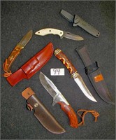 4 Knives w/Sheaths