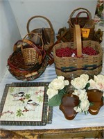 GROUP OF BASKETS, WOODEN CANDLE SCONCES, NEW
