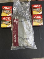 (1) NEW ACE 3M Compression Ankle Support
