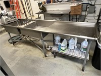 11ft STAINLESS 2 COMPARTMENT WASH TABLE W/SPRAYER