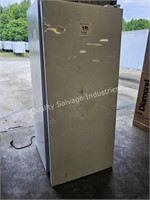 upright freezer (damaged)