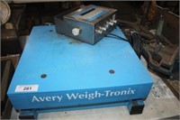 Avery Weigh-Tronix 500 lb Digital Scale