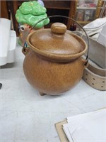 POTTERY BUCKET WITH LID