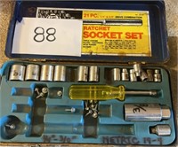 Ratchet socket set