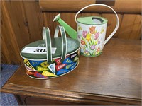 VINT.METAL WATERING CAN - COLLAGE TEAM LUNCH TIN