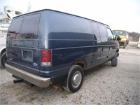 1996 Ford E 250 Econoline cargo van - VUT